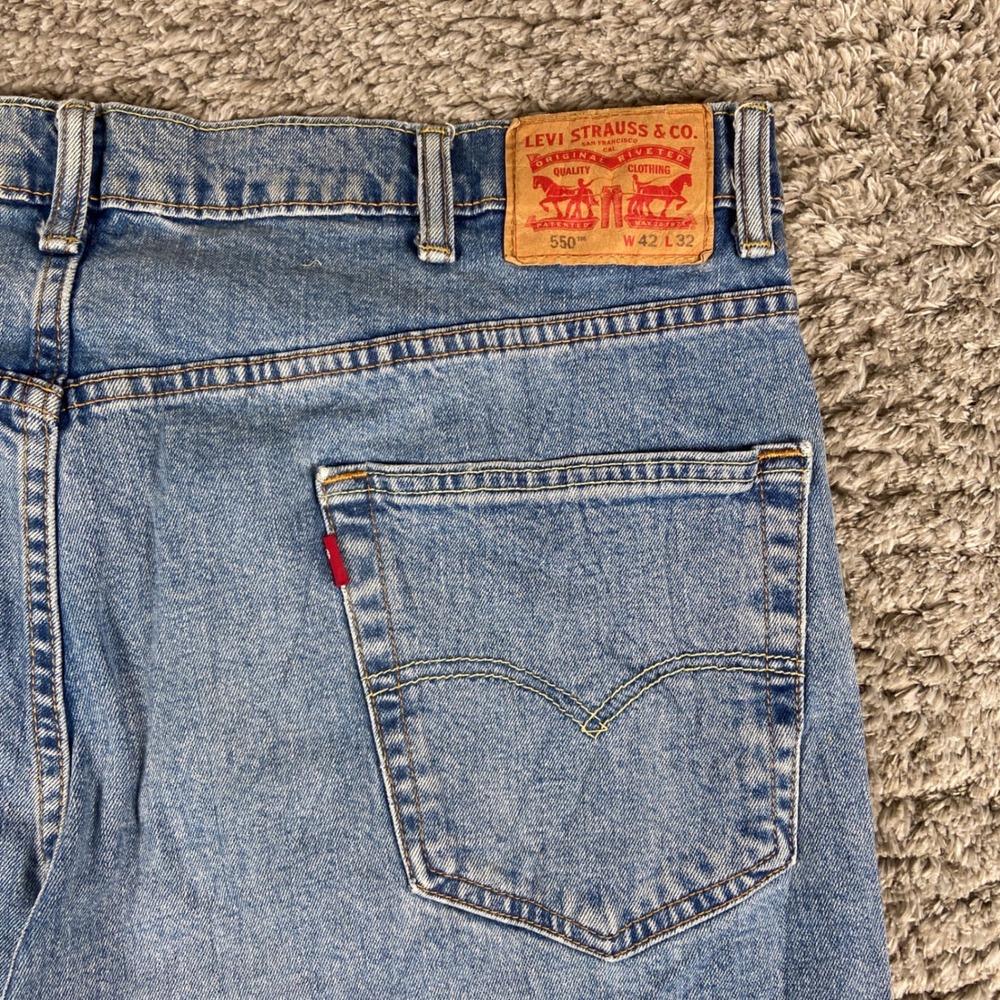 Levis 550 Jeans Men 42x32 Blue Denim Relaxed Fit Tapered Light Wash Cotton Blend